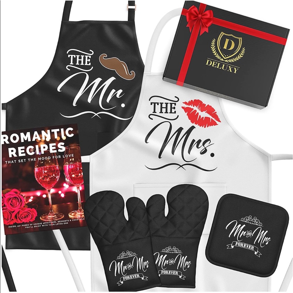 Mr & Mrs Apron, Pot Holder, Oven Mitt Set